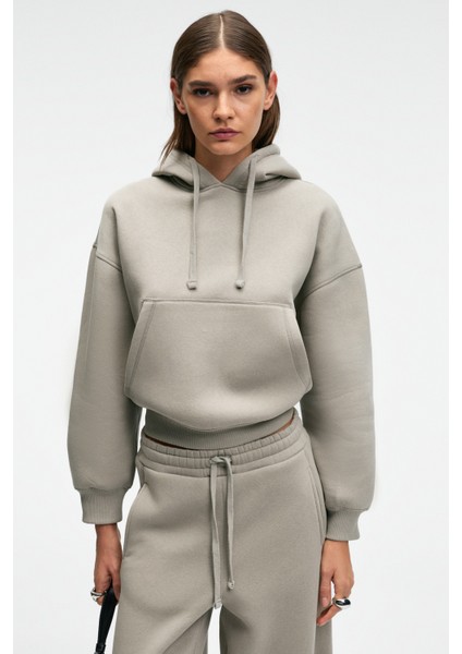 Selene Kadın Kapüşonlu Kangru Cepli Regular Fit Açık Gri Sweatshirt fırsatları