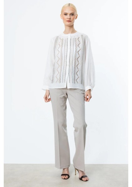Önü Nakışlı Ekru Keten Kadın Bluz 3928-2Y5