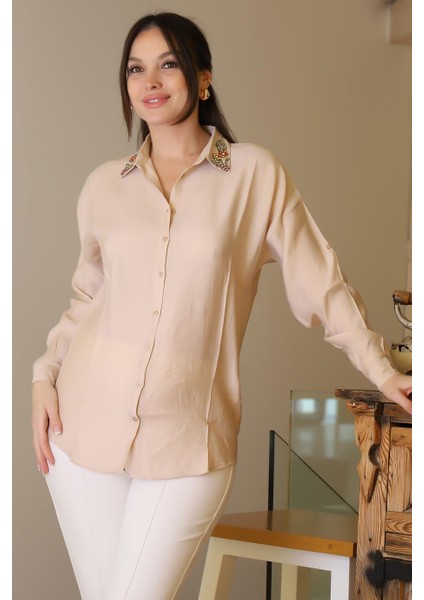Yakası Boncuk Işlemeli Bej Kadın Gömlek 3210-2Y5