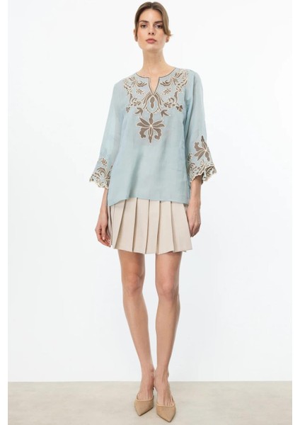 Önü Işlemeli Keten Mavi Kadın Bluz 3934-2Y5 fiyatları