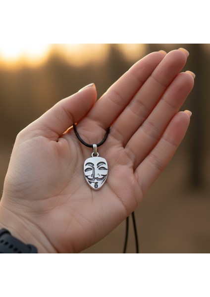 Direniş V For Vendetta Gümüş Kaplama Deri İp Kolye indirimleri