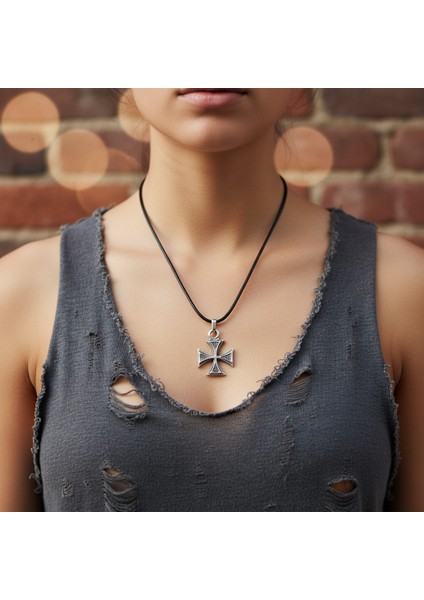 Antik Desenli Haç Gümüş Kaplama Deri İp Kolye fiyatları