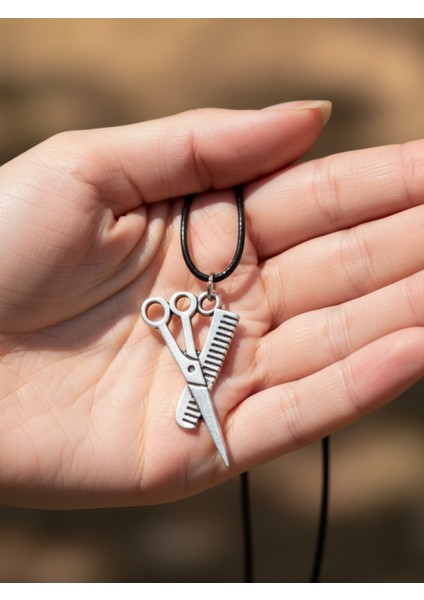 Berber - Makas - Tarak Gümüş Kaplama Deri Ip Kolye indirimleri