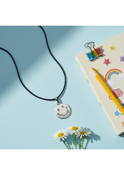 Asi Ruh Nirvana - Gülen Yüz Gümüş Kaplama Deri İp Kolye indirimleri