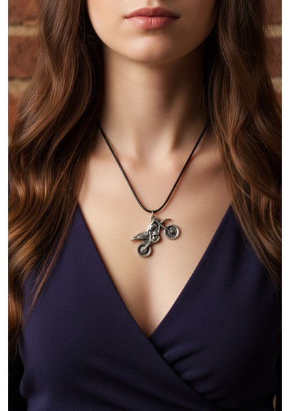 Cross Motor Gümüş Kaplama Deri İp Kolye fiyatları