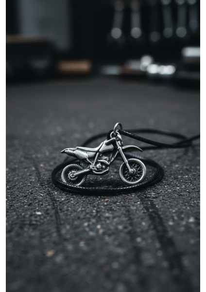 Cross Motor Gümüş Kaplama Deri İp Kolye modelleri