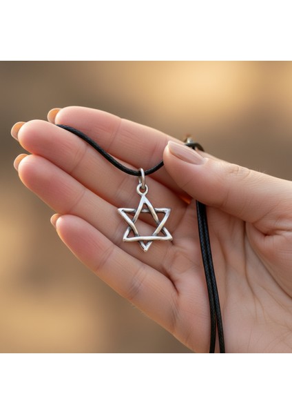Minimal Pentagram Gümüş Kaplama Deri İp Kolye fırsatları