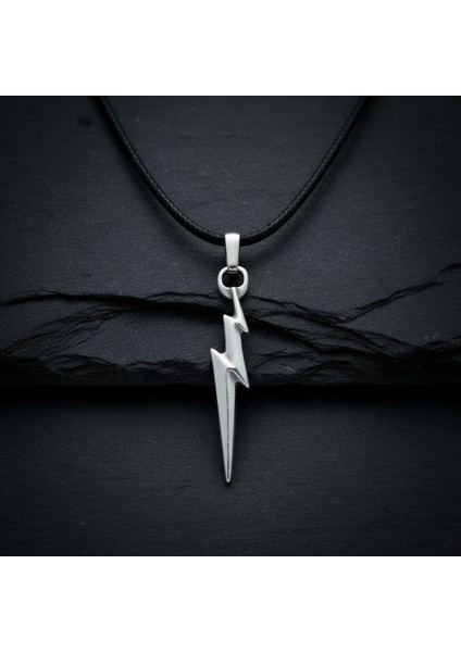 Şimşek - The Flash Gümüş Kaplama Deri İp Kolye fırsatları