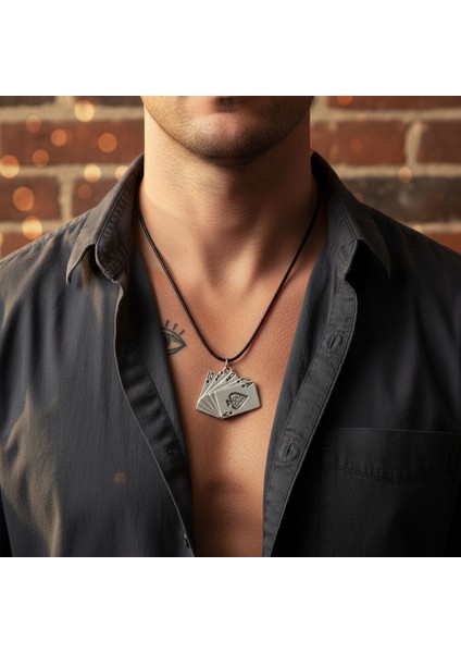 Poker İskambil Gümüş Kaplama Deri İp Kolye