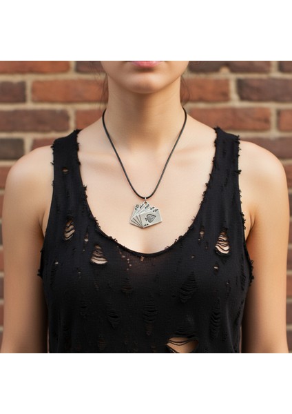 Poker İskambil Gümüş Kaplama Deri İp Kolye fiyatları