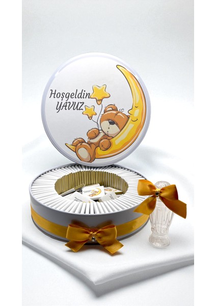Isme Özel Ayda Uyuyan Sarı Ayıcık Temalı Bebek Çikolatası