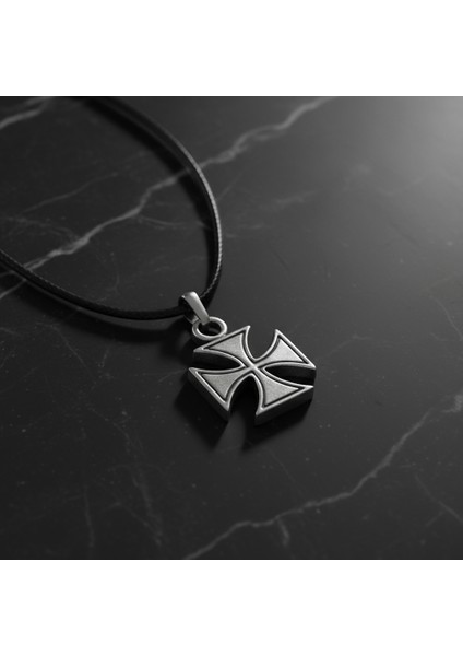 Antik Haç Gümüş Kaplama Deri İp Kolye modelleri