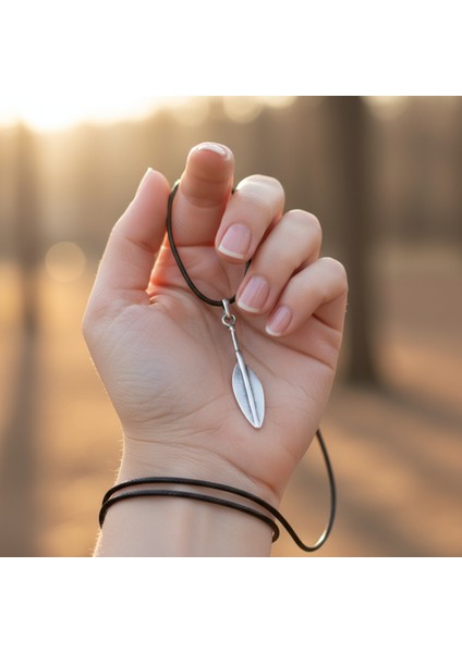 Mızrak Ucu Gümüş Kaplama Deri Ip Kolye indirimleri