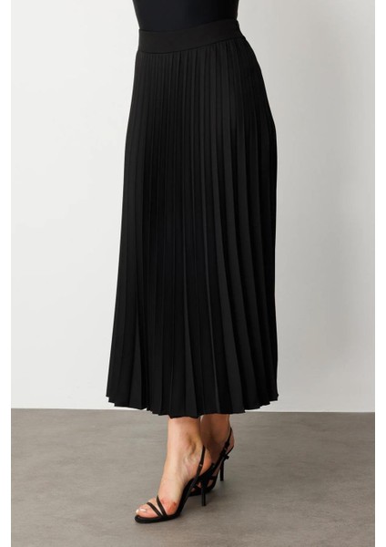Piliseli Maxi Boy Siyah Kadın Etek 1070-2Y5 fırsatları