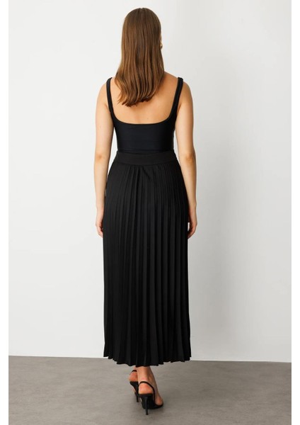 Piliseli Maxi Boy Siyah Kadın Etek 1070-2Y5 indirimleri