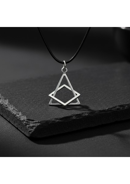 Üçgen Kare Geometrik Gümüş Kaplama Deri İp Kolye modelleri