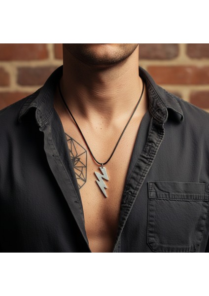 Şimşek - The Flash Gümüş Kaplama Deri İp Kolye fiyatları