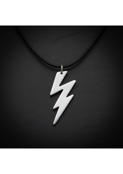 Şimşek - The Flash Gümüş Kaplama Deri İp Kolye modelleri