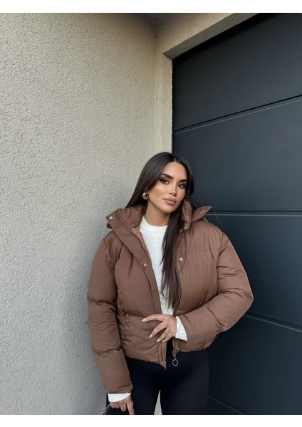 Kapüşonlu Yaka Bağcıklı Micro Şişme Mont Kaban