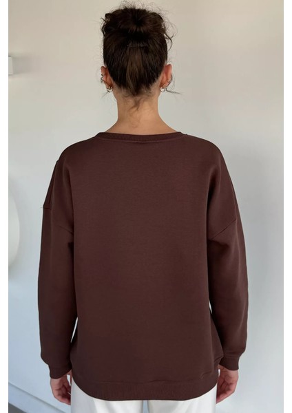 Kadın Bisiklet Yaka Pul Nakışlı Şardonlu Sweatshirt P-00019309 fırsatları