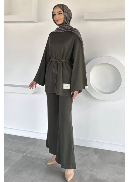 Amblem Detaylı Tunik Bel Lastikli Pantolon Tesettür Ikili Takım P-00019262