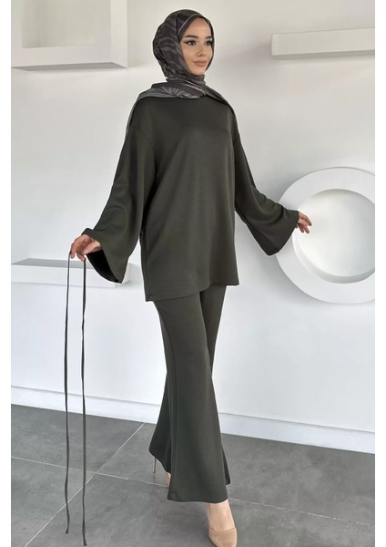 Amblem Detaylı Tunik Bel Lastikli Pantolon Tesettür Ikili Takım P-00019262 fiyatları