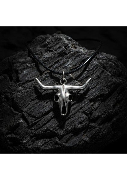 Boğa - Kuru Kafa Gümüş Kaplama Deri Ip Kolye modelleri