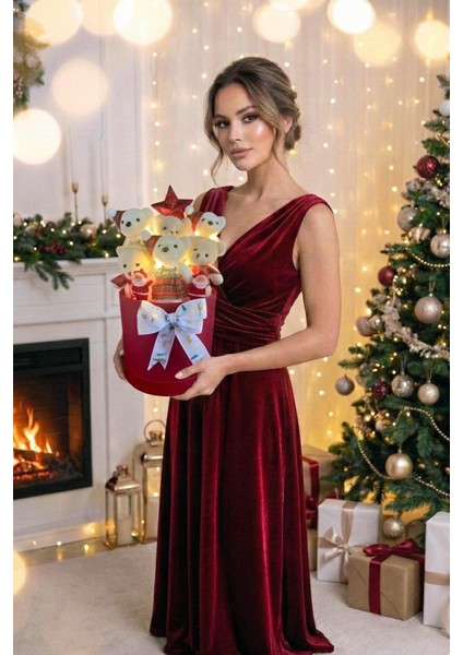 Yeniyıl Özel Seri: Premium Silindir Kutuda Yılbaşı Temalı LED Işıklı Yıldızlı -Noel Babalı, Özel Konsept Ayıcık Buketi fiyatları