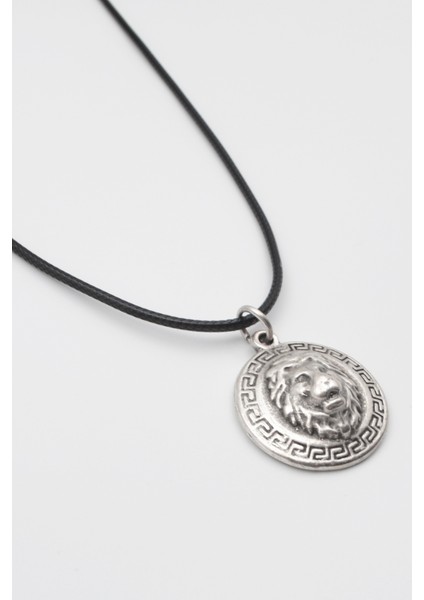 Kabartmalı Aslan Madalyon Kolye - Pu Deri Ip Zincirli Unisex Gümüş Kaplama - 60 cm fiyatları