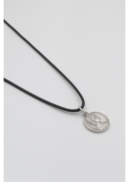 İngiliz Kraliçe II. Elizabeth Siyah Deri İp Kolye - Antik Gümüş Kaplama - Kadın Erkek - 60 cm fiyatları