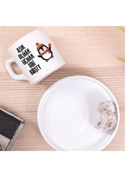 Aşık Olmak Uçmak Gibi Bir Şey Tasarımlı Türk Kahve Fincanı – Hediyelik Tekli Fincan modelleri