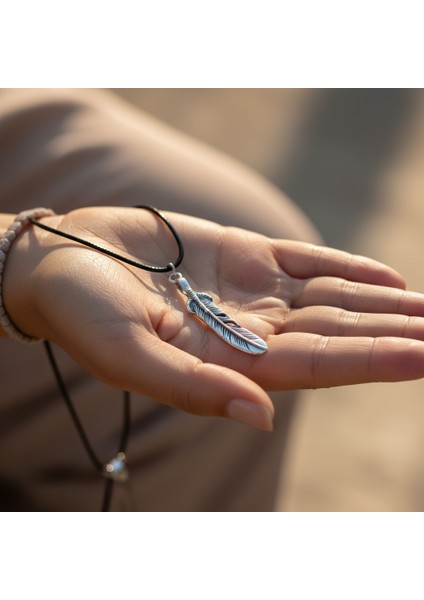 Kartal Pençesi - Kuş Tüyü Gümüş Kaplama Deri İp Kolye indirimleri