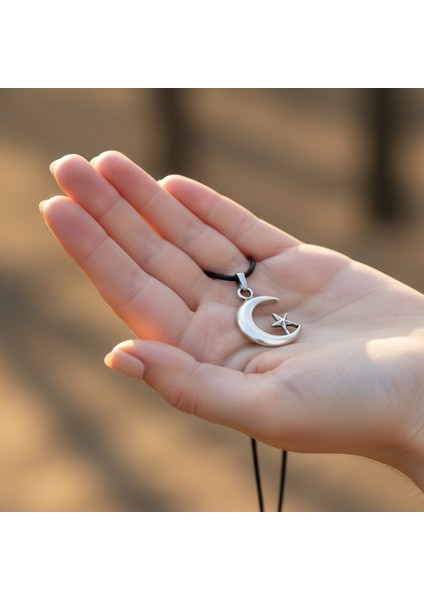 Ay Yıldız Gümüş Kaplama Deri İp Kolye indirimleri