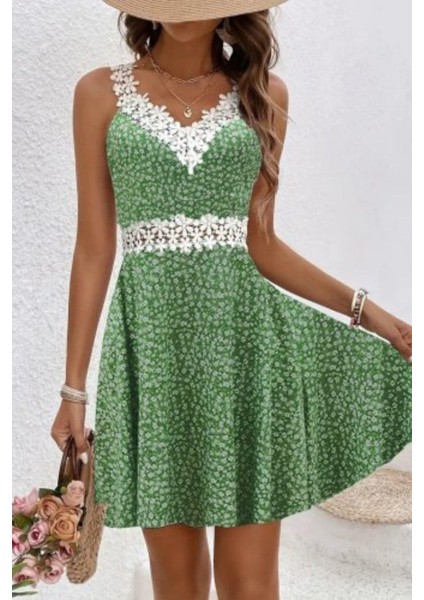Askılı Çiçek Desenli Dantel Detaylı Elbise - Yeşil