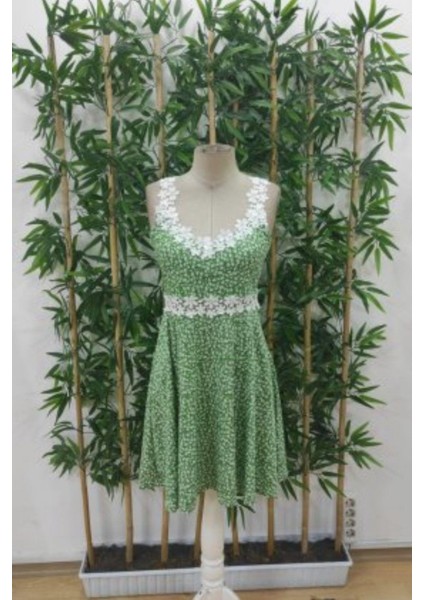 Askılı Çiçek Desenli Dantel Detaylı Elbise - Yeşil fırsatları