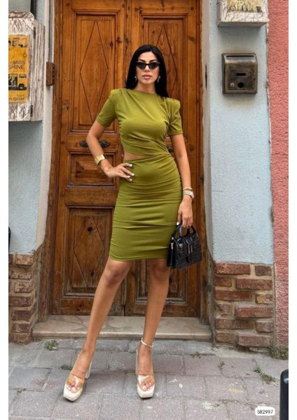Bel Dekolteli Büzgülü Kısa Kollu Elbise Yağ Yeşili
