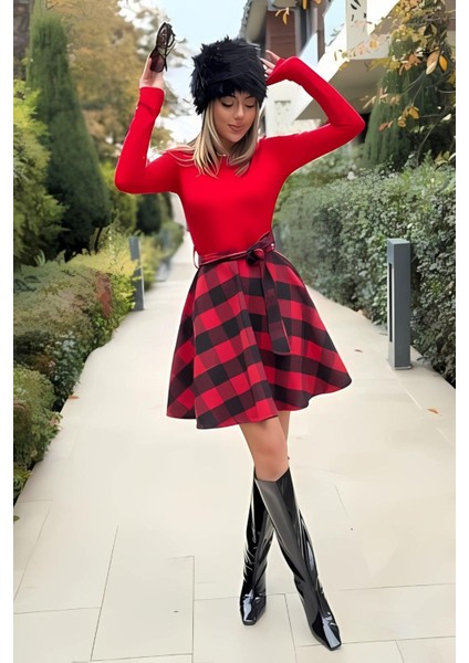 Üstü Viskon Kumaş Altı Ekose Desen Mini Elbise Kırmızı fırsatları