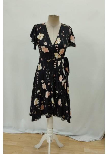 Kelebek Kollu Kruvaze Yaka Çiçek Desenli Süprem Elbise - Siyah fırsatları