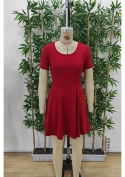 Kare Yaka Şort Detaylı Dalgıç Elbise Kırmızı fırsatları