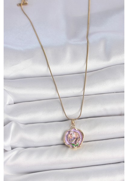 316L Çelik Gold Renk Zincir Mor Renkli Çiçek Işlemeli Inci Detay Portre Model Kadın Kolye fiyatları