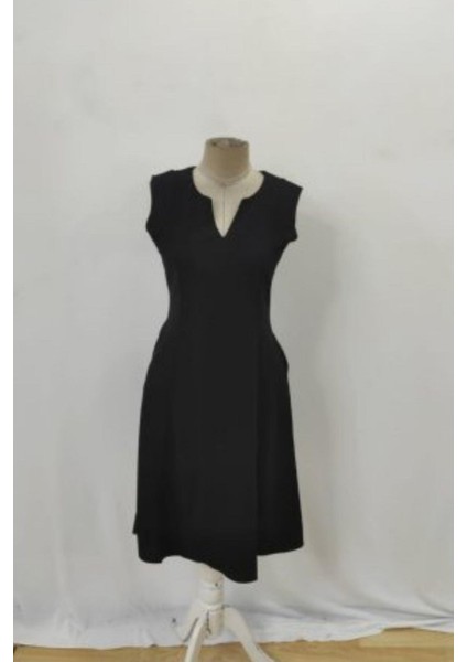 Kolsuz V Yaka Midi Ithal Krep Elbise - Siyah indirimleri