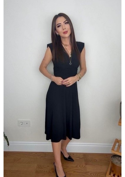 Kruvaze Yaka Bel Büzgülü Krep Elbise - Siyah