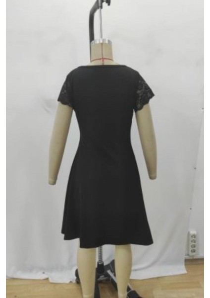 Yuvarlak Yaka Dantel Kollu Bel Büzgülü Viskon Elbise - Siyah indirimleri