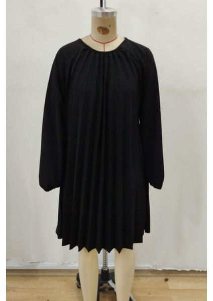 Yuvarlak Yaka Pileli Ithal Krep Elbise - Siyah fırsatları