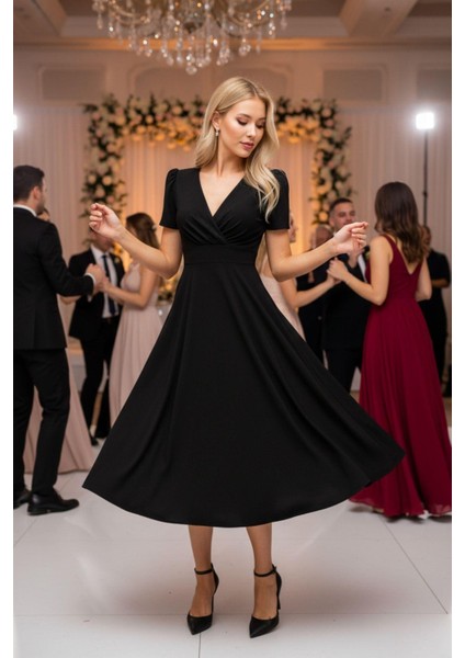 Siyah Kruvaze Yaka Kısa Kollu Midi Elbise – Ofis ve Günlük Şıklık