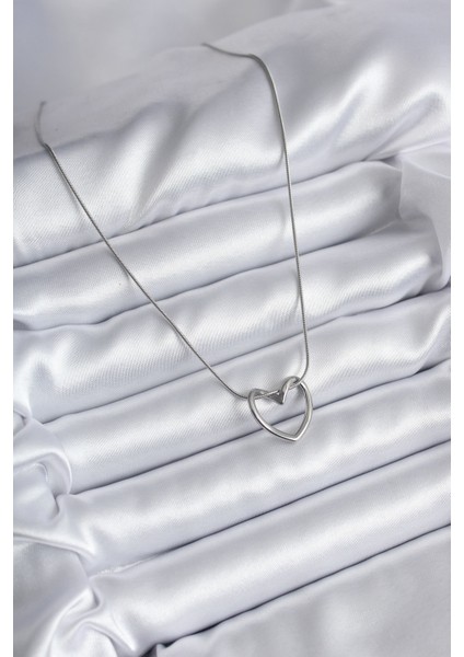 316L Çelik Gümüş Renk Kalp Model Kadın Kolye fiyatları