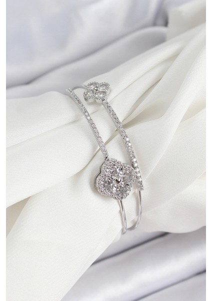 Pirinç Gümüş Renk Zirkon Taşlı Yonca Model 2'li Kadın Bileklik