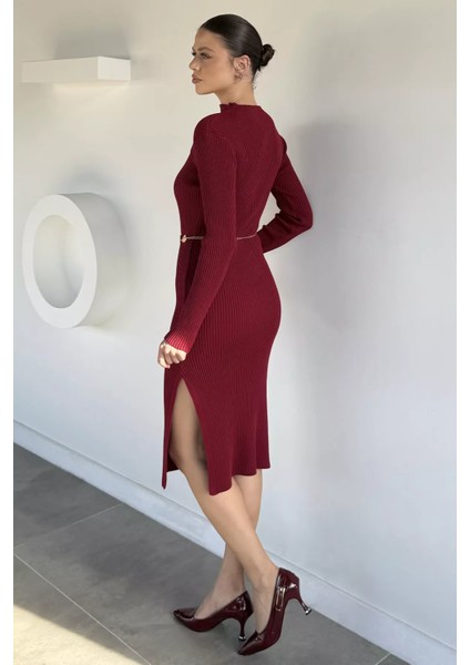 Kadın Göğüs Dekolteli Yırtmaçlı Kolye Aksesuarlı Likralı Triko Elbise P-00019374 fırsatları