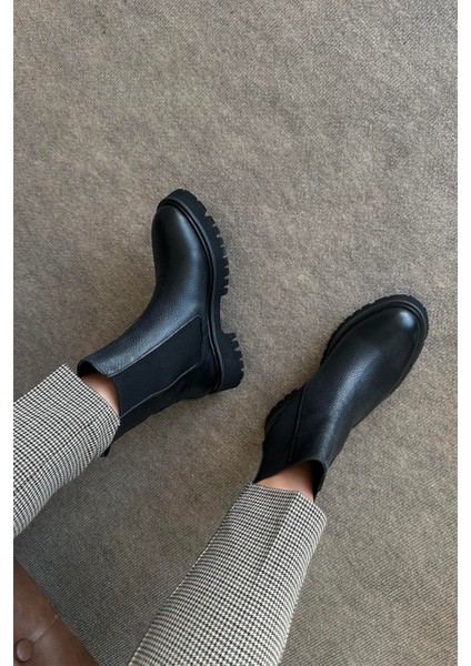 Matty Kadın Lastik Detay Hakiki Deri Postal Bot Siyah modelleri