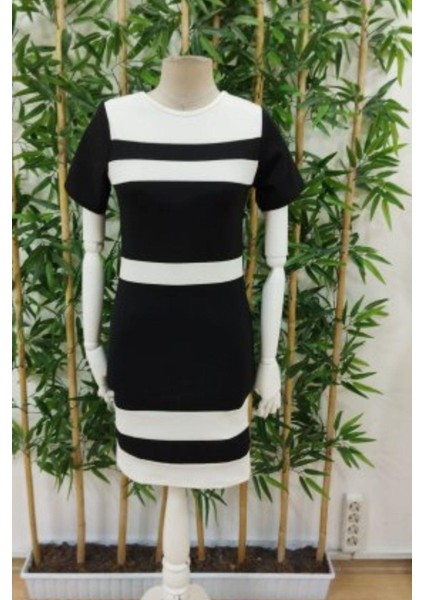 Kısa Kollu Blok Desen Mini Krep Elbise Siyah fırsatları